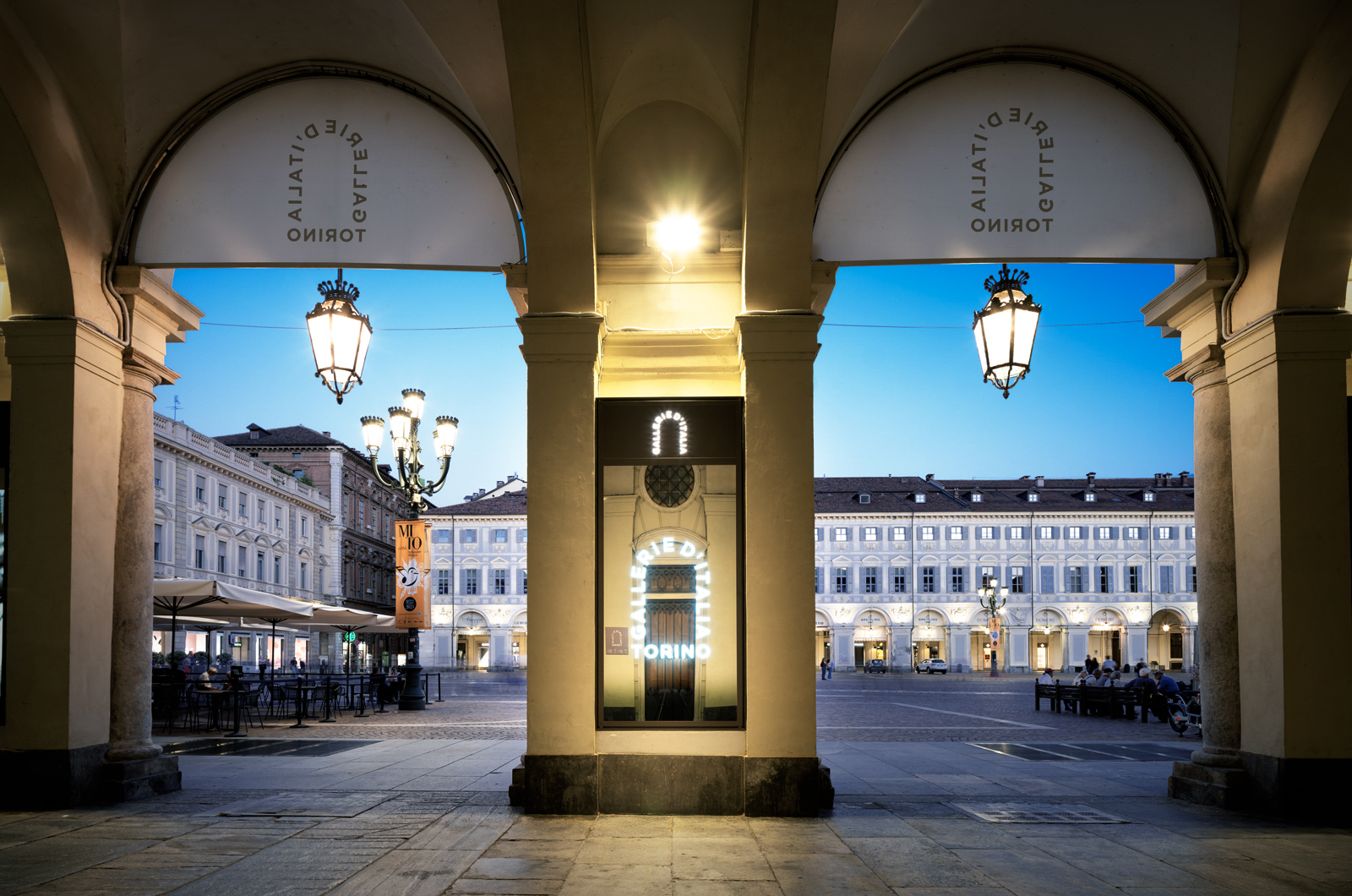 Hotels + HQ - Vetrine Piazza San Carlo